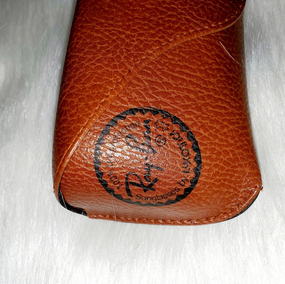 Ray- Ban sunglasses case - Picture 3 of 5